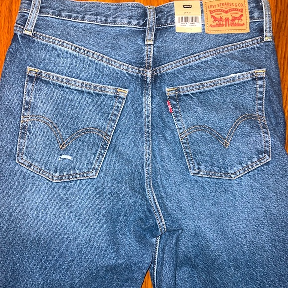 Levi Jeans (WOMEN) - Picture 5 of 6